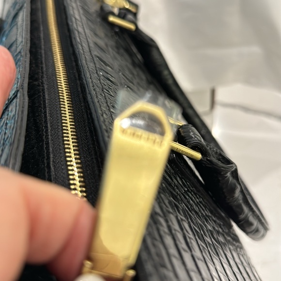 Gorgeous Brahmin Weekend Bag - Picture 6 of 11